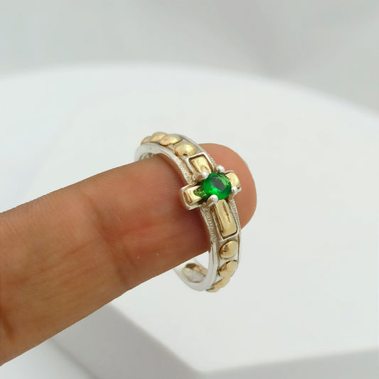 Anillo Denario con Circon Verde