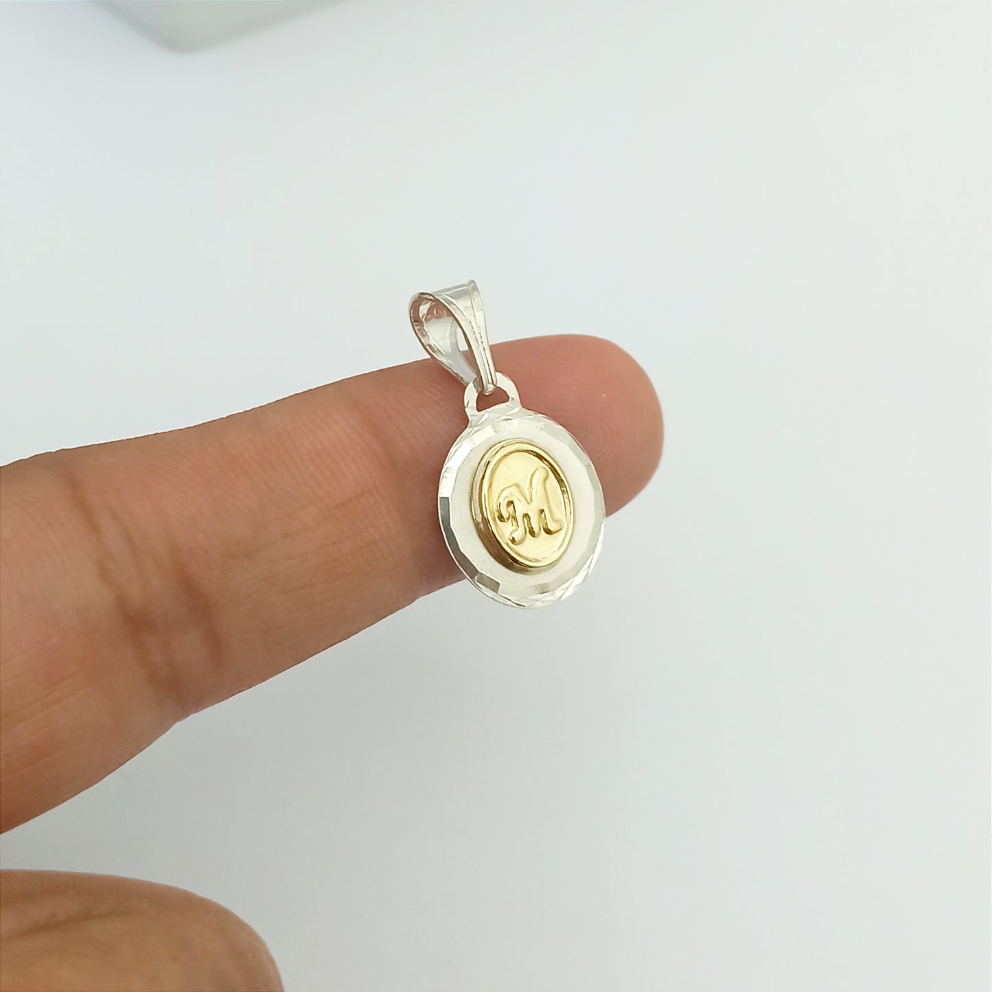JPO23360M - Dije Letra M Plata y Oro