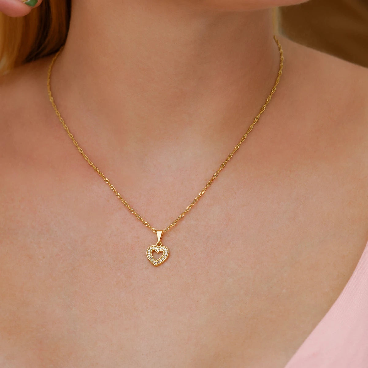 23143 - Dije Corazón Silueta Circonias