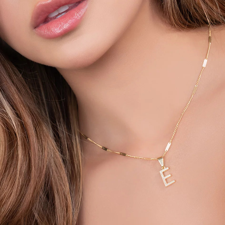 24360E - Dije Silueta Letra E Grande