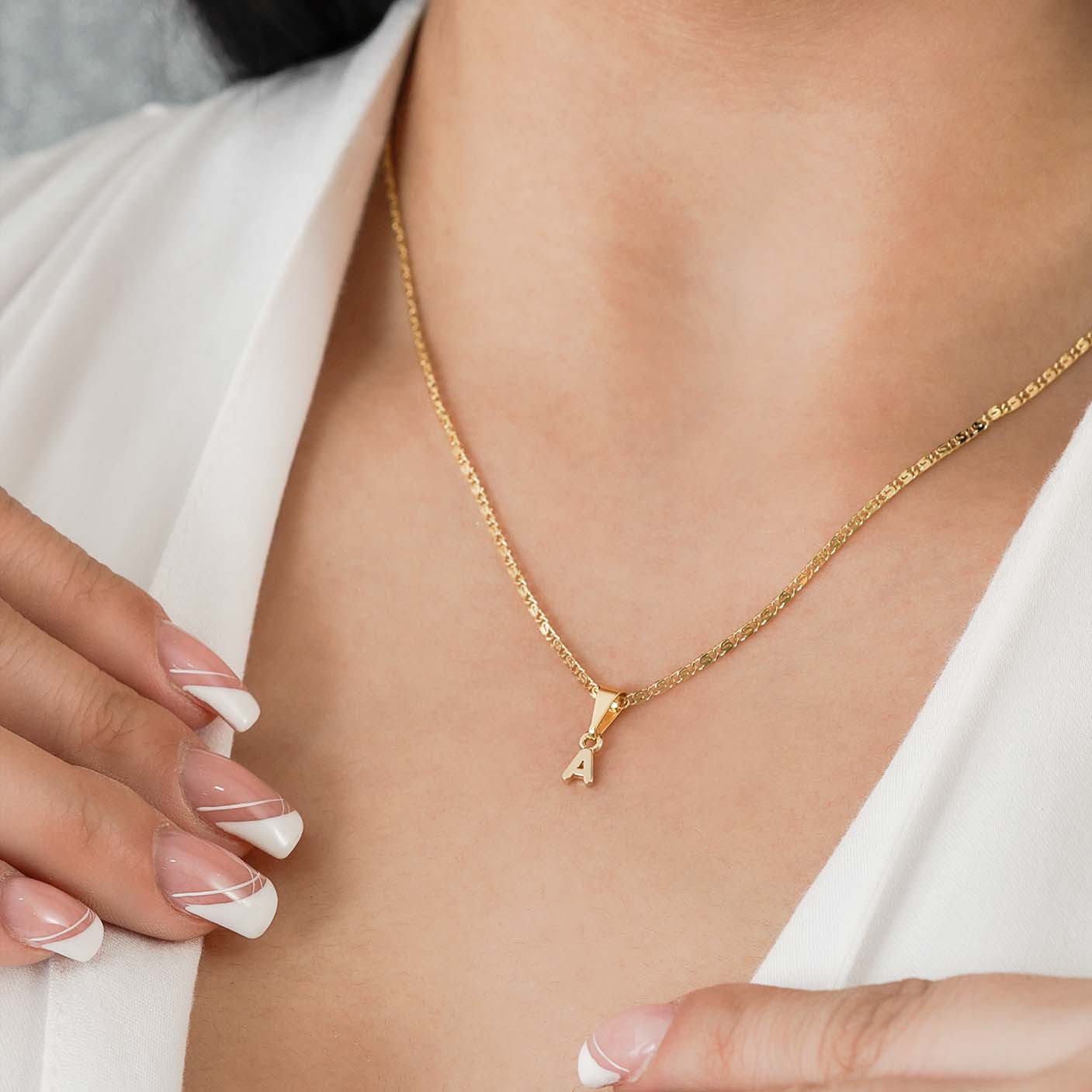 26360A - Dije Silueta Letra A Lisa Mini