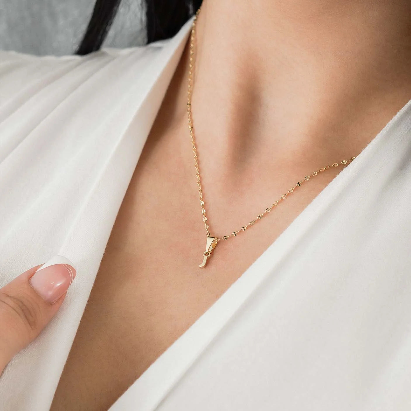 26360J - Dije Silueta Letra J Lisa Mini