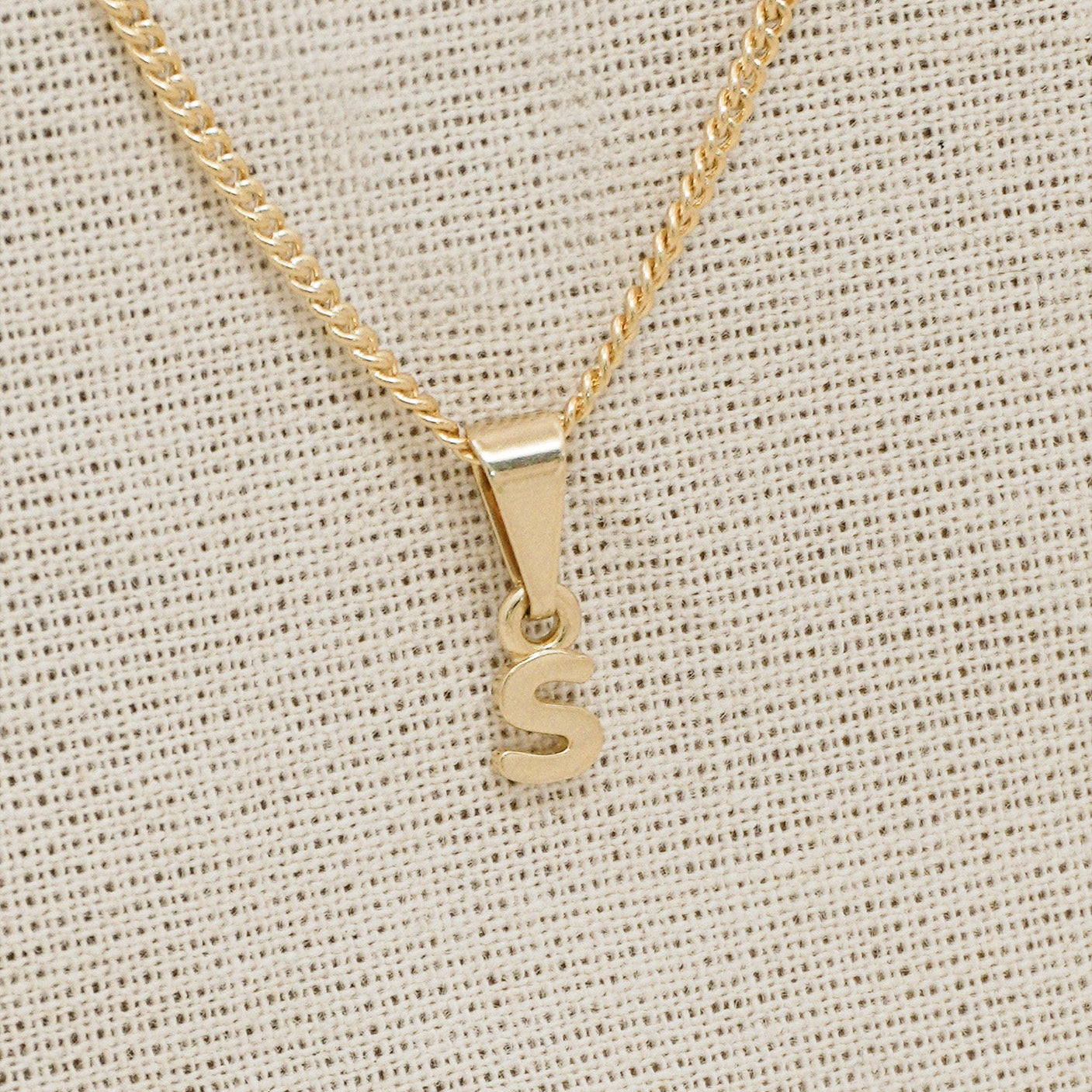 26360S - Dije Silueta Letra S Lisa Mini