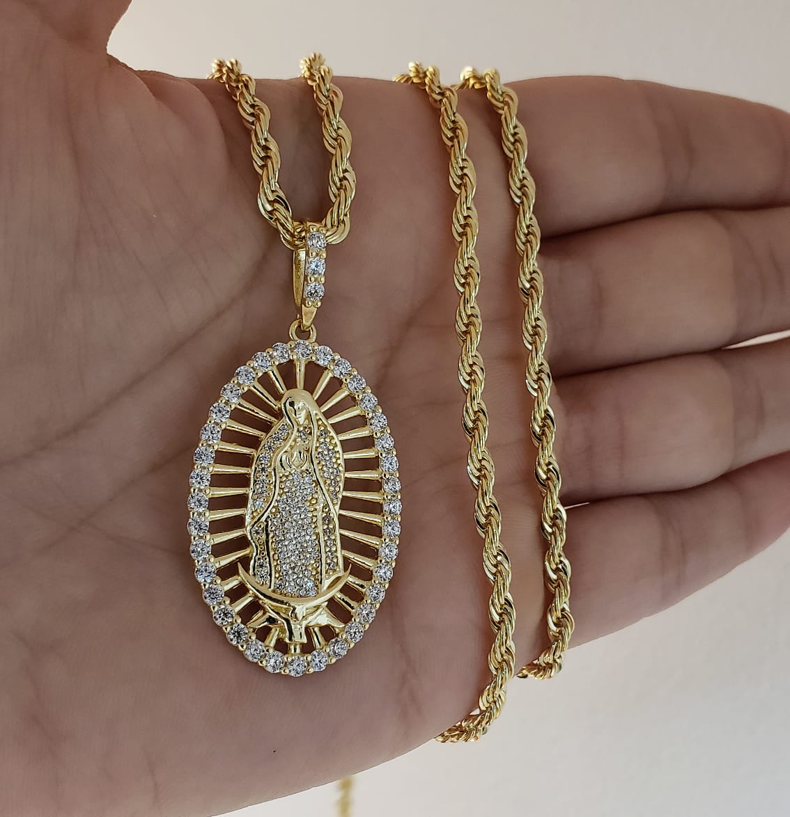 22146C - Dije Virgen Guadalupe Swarovski