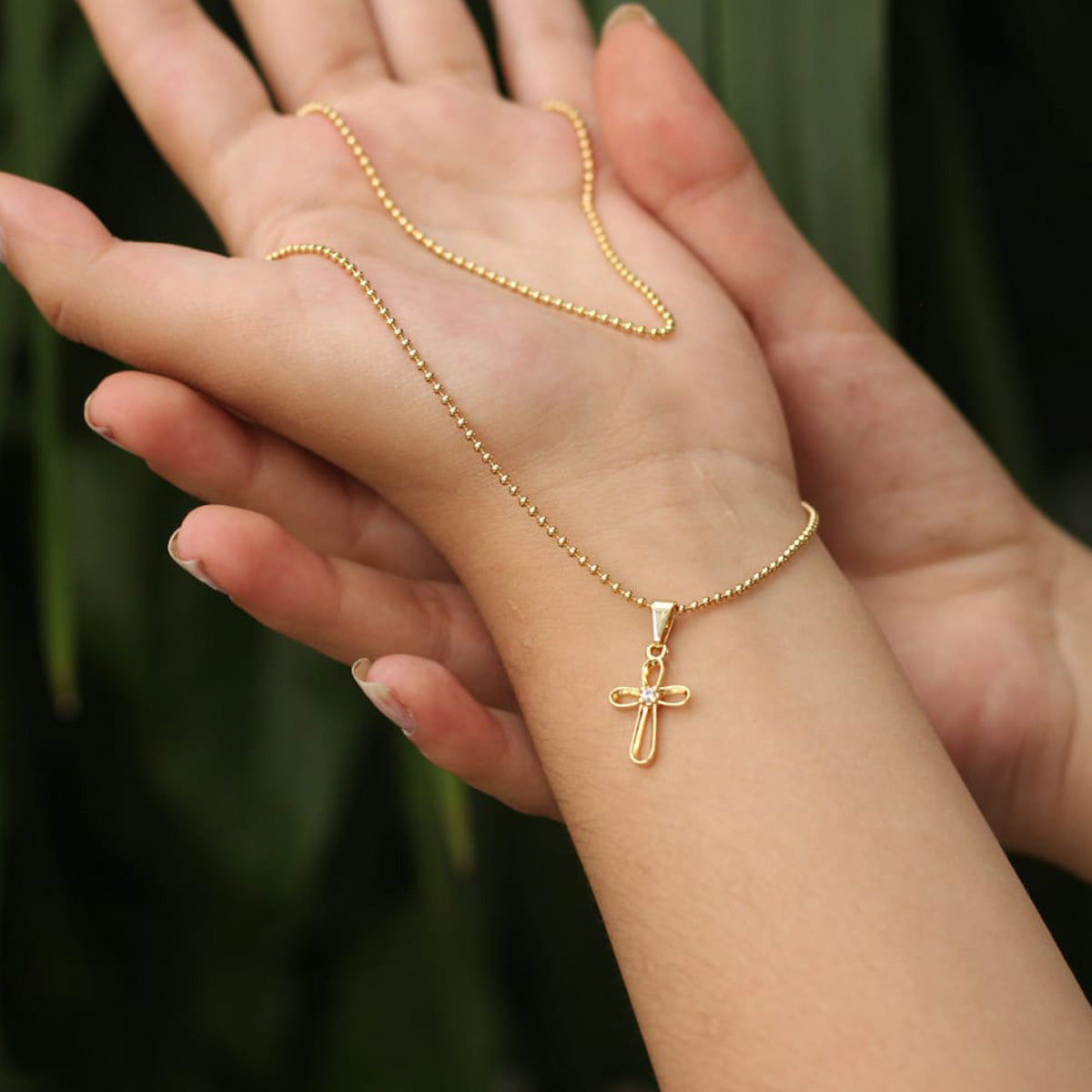 23092C - Dije Cruz trébol silueta