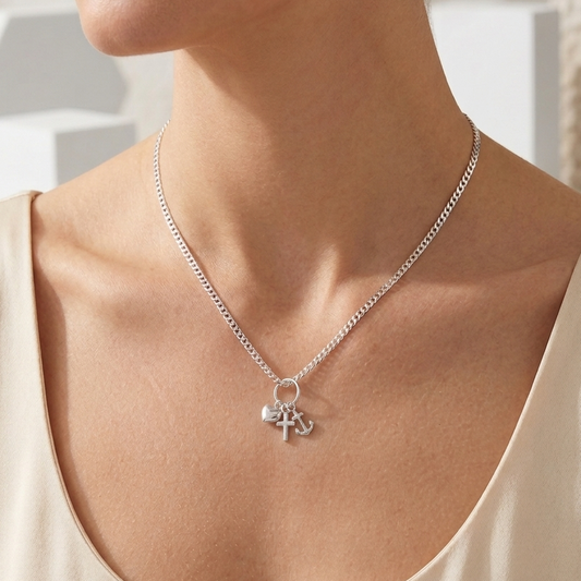 Conjunto Cadena Cubana con Dije Tres Gracias