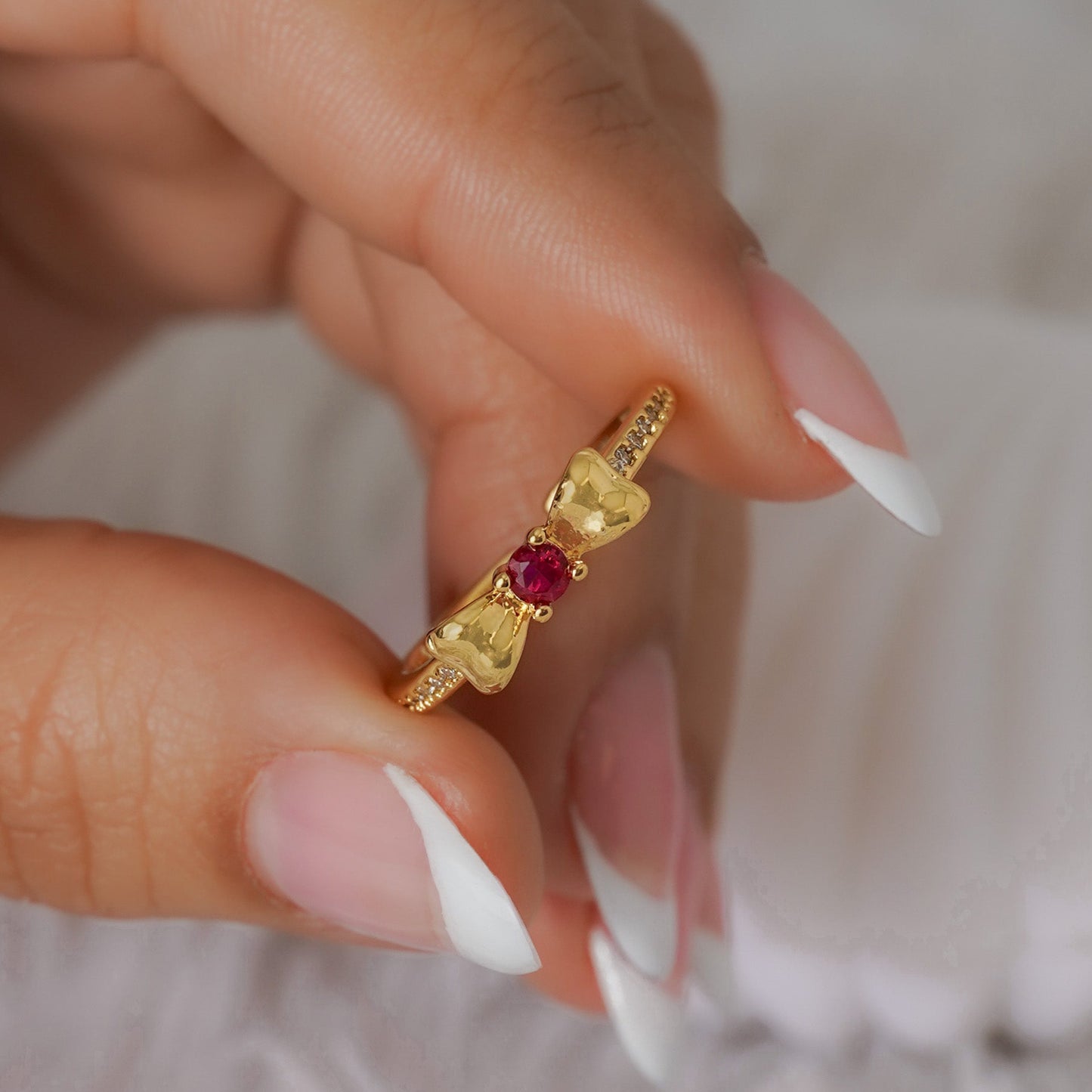 13050 - Anillo Scarlet Enchanted Ajustable + Empaque