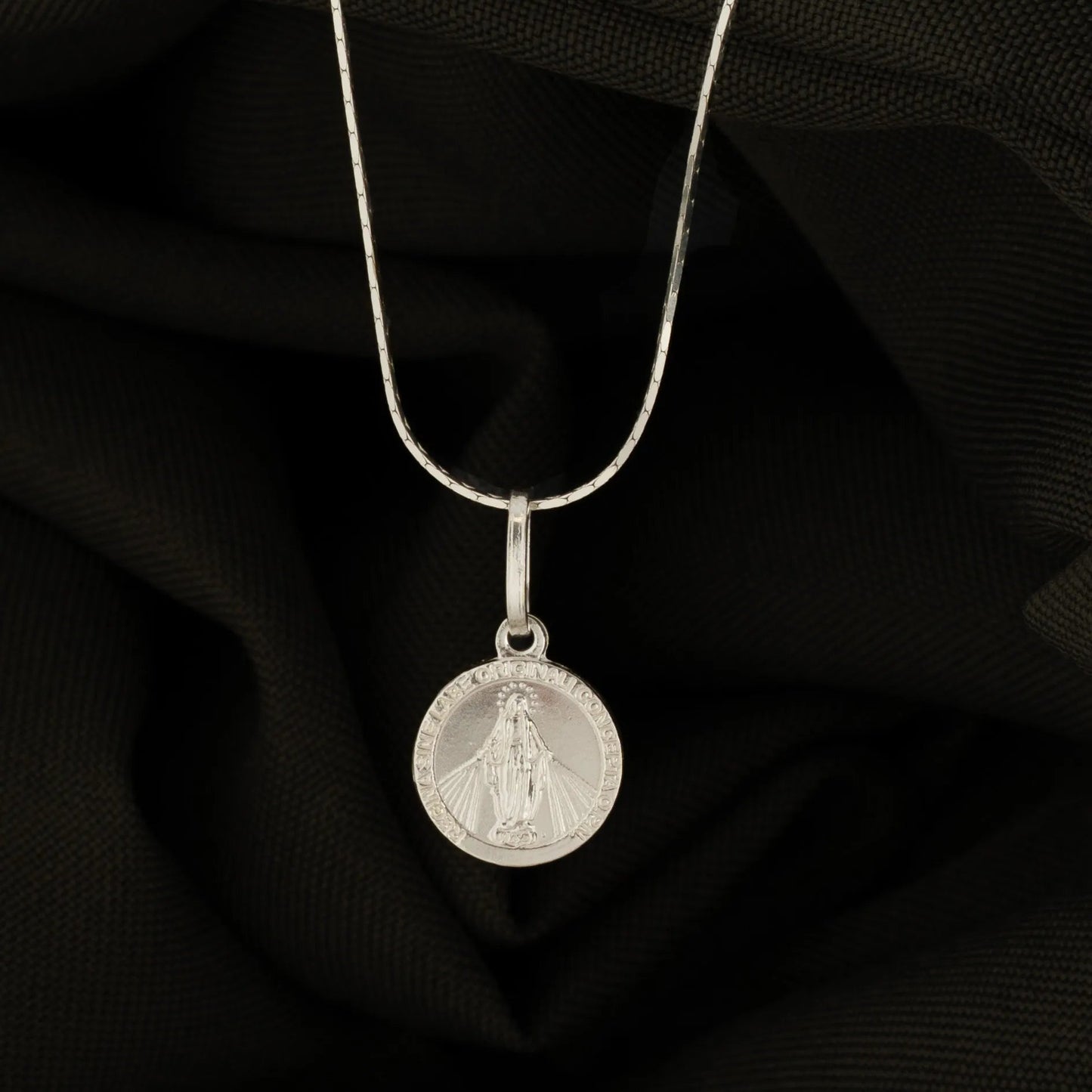 S-25002 - Dije Virgen Milagrosa