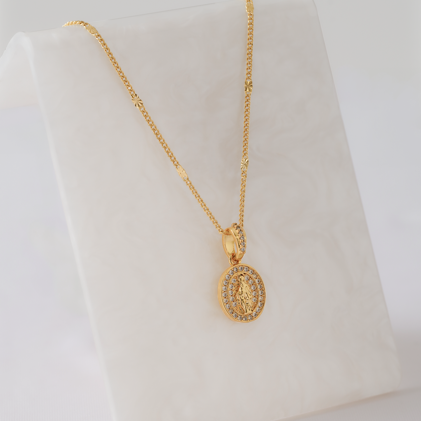 23318 - Dije Virgen María Milagrosa