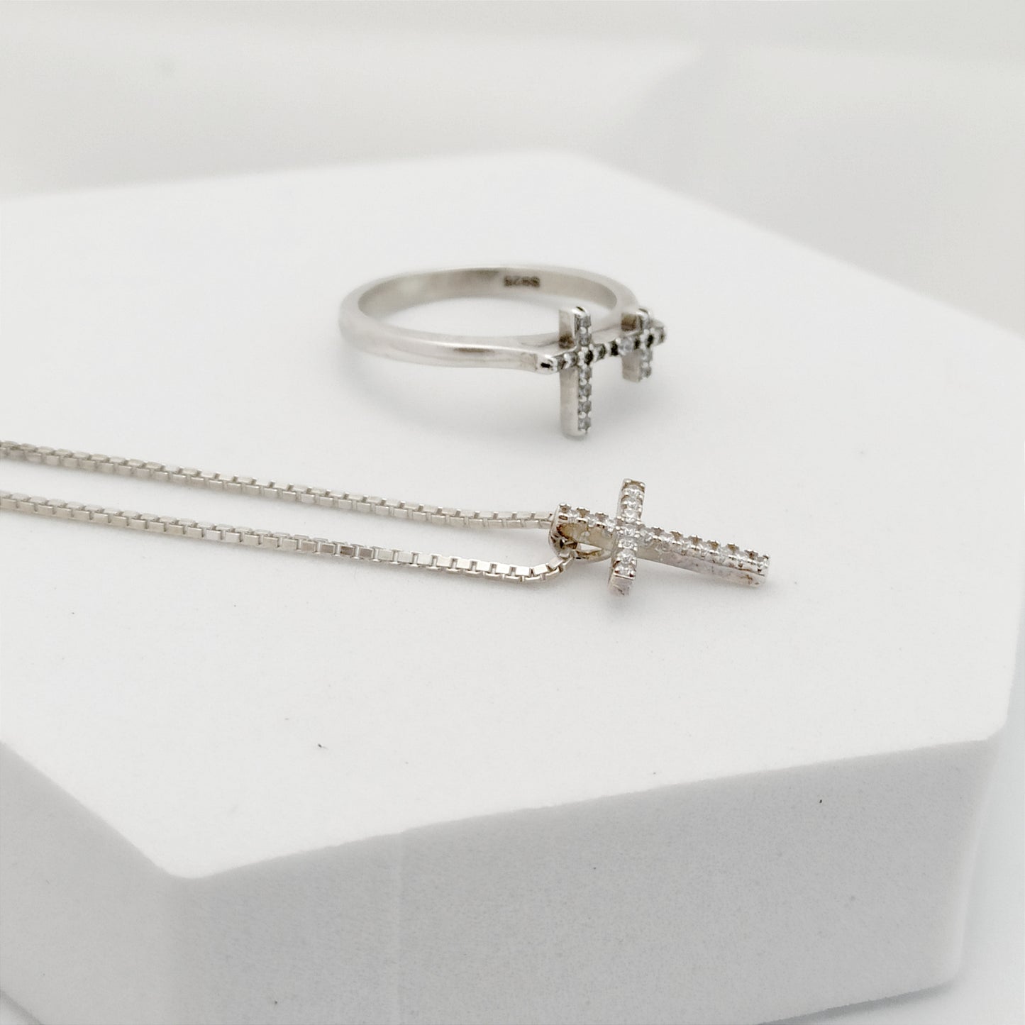 Conjunto cadena, dije y anillo Fe Brillante