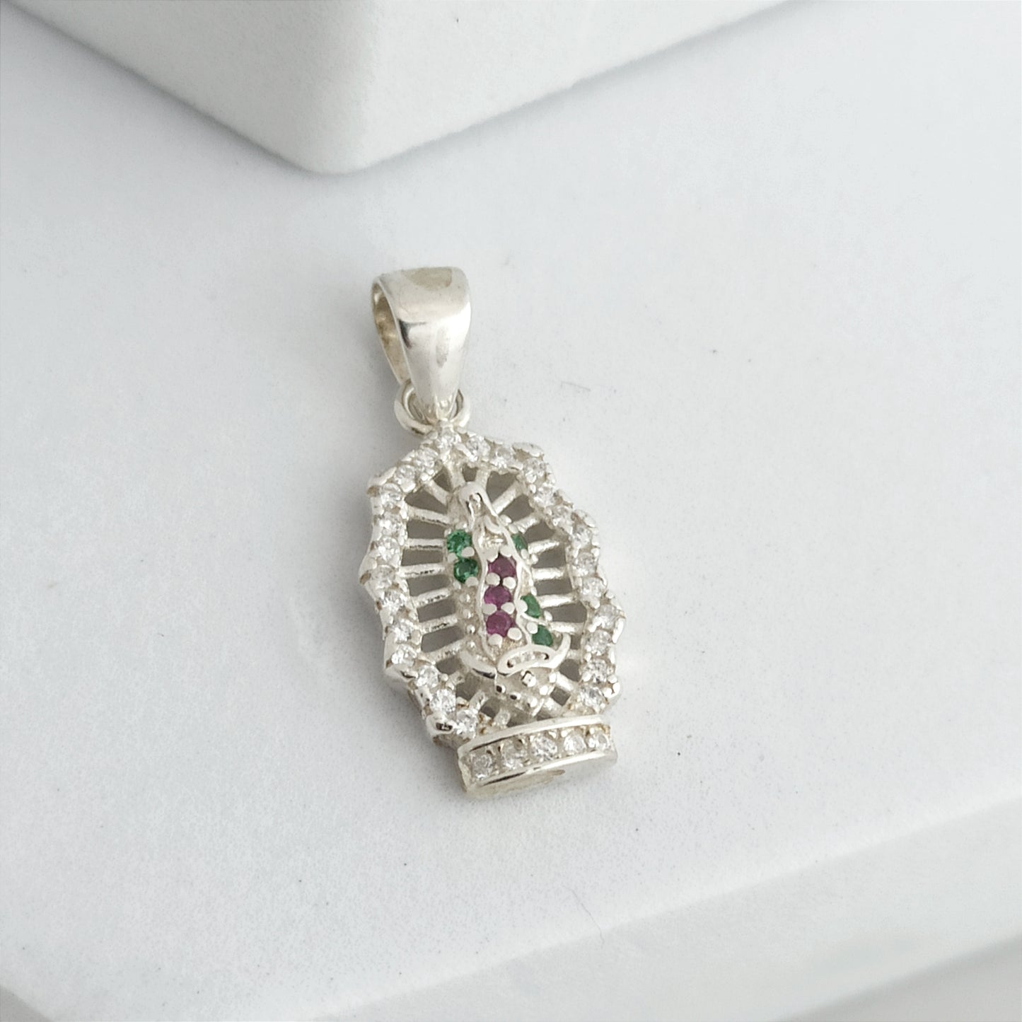 JP23374 - D Virgen Guadalupe con Circones Pequeña