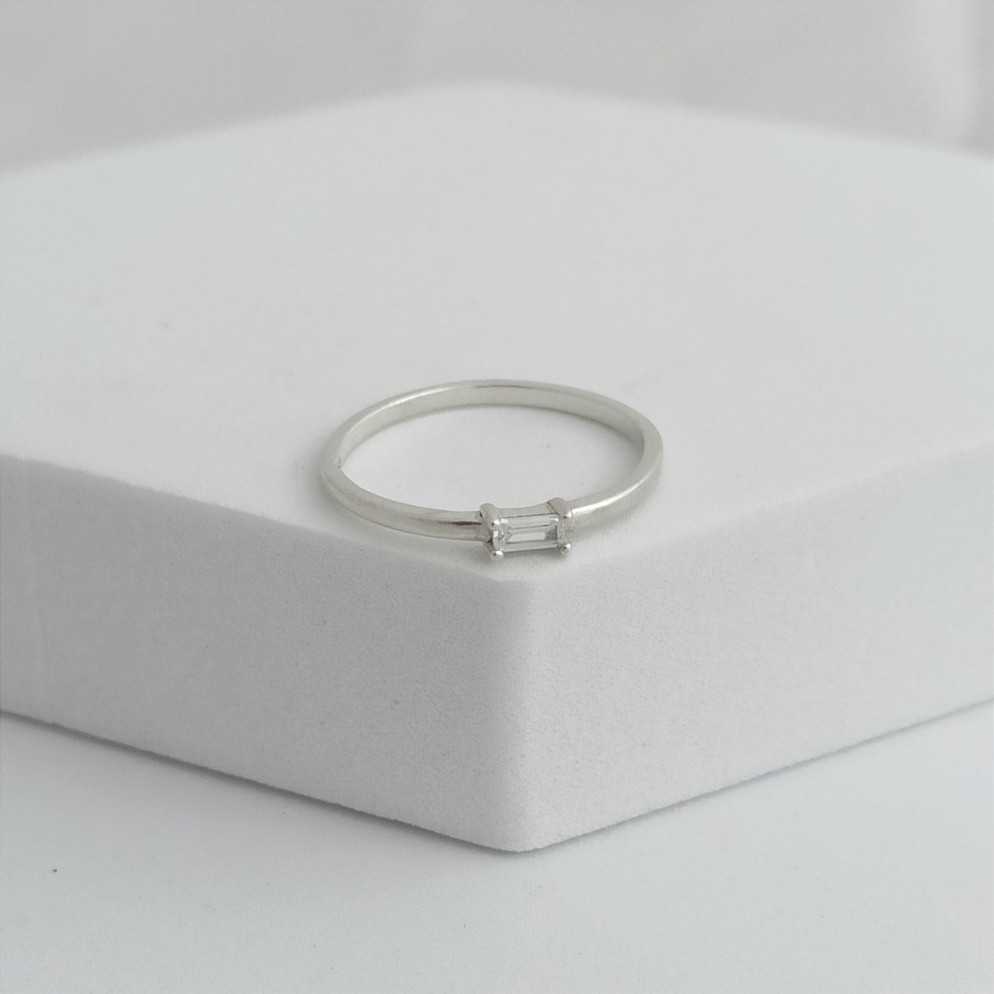 A midi circon rectangular