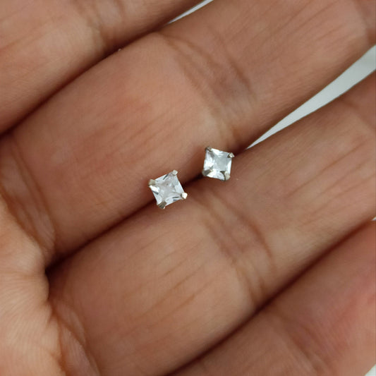 JP33019C - Topito Circon Cuadrado Cristal 4mm