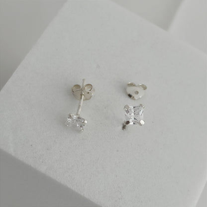 JP33021C - Topito Circon Cuadrado Cristal 5mm