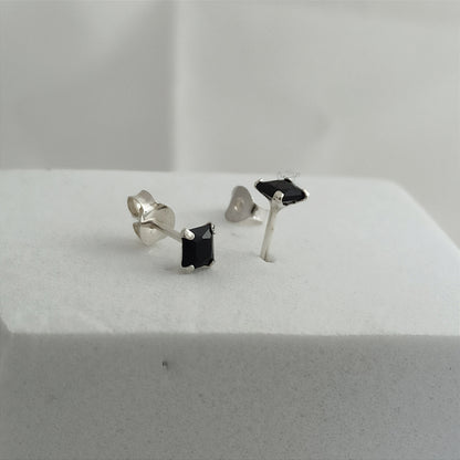 JP33021N - Topito Circon Cuadrado Negro