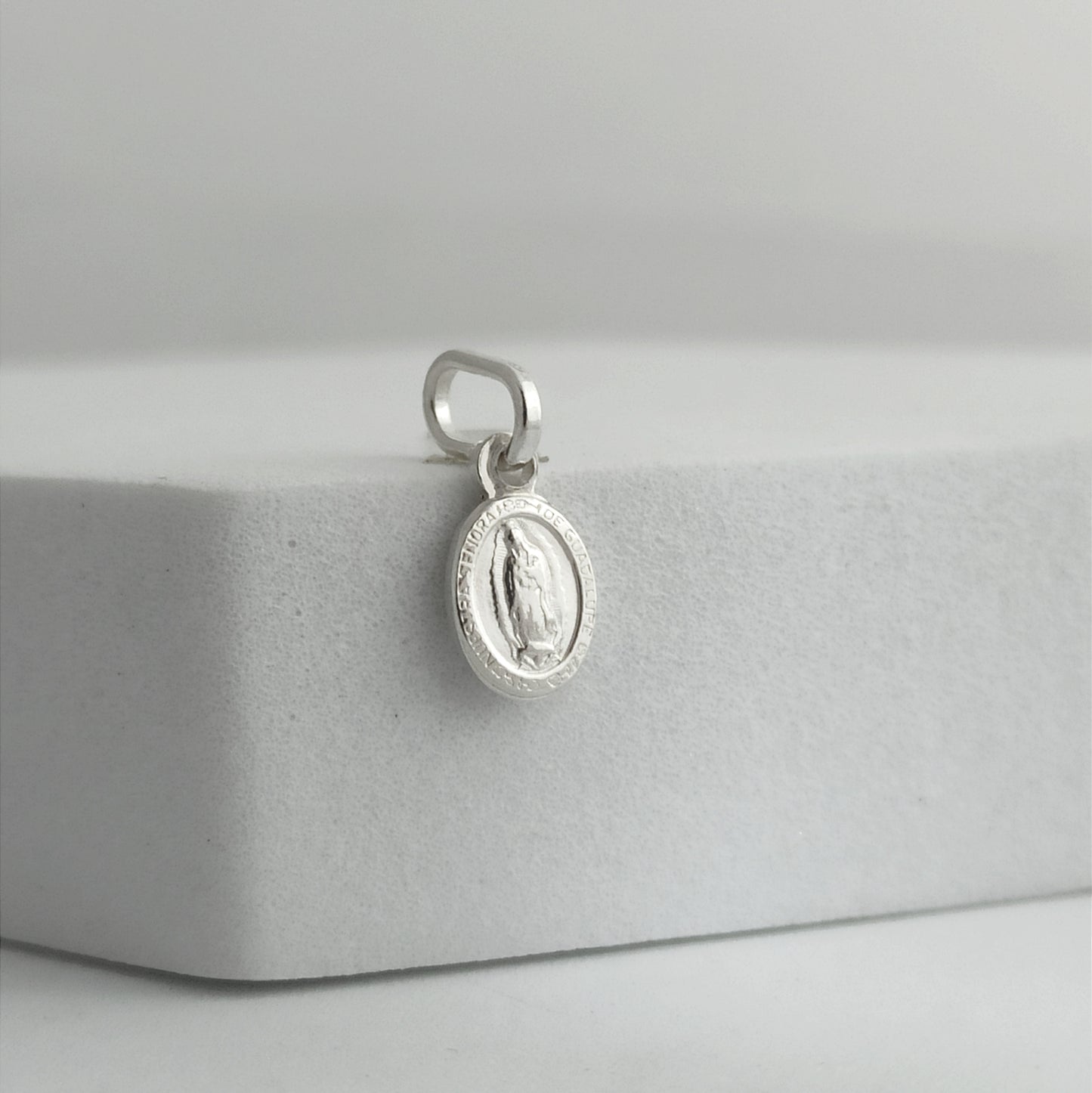 JP23545 - Dije Mini Virgen Guadalupe