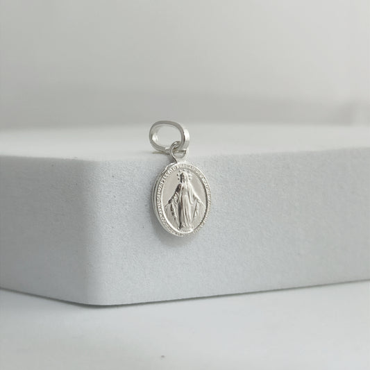JP24463 - Dije Virgen Milagrosa Pequeña Maciza