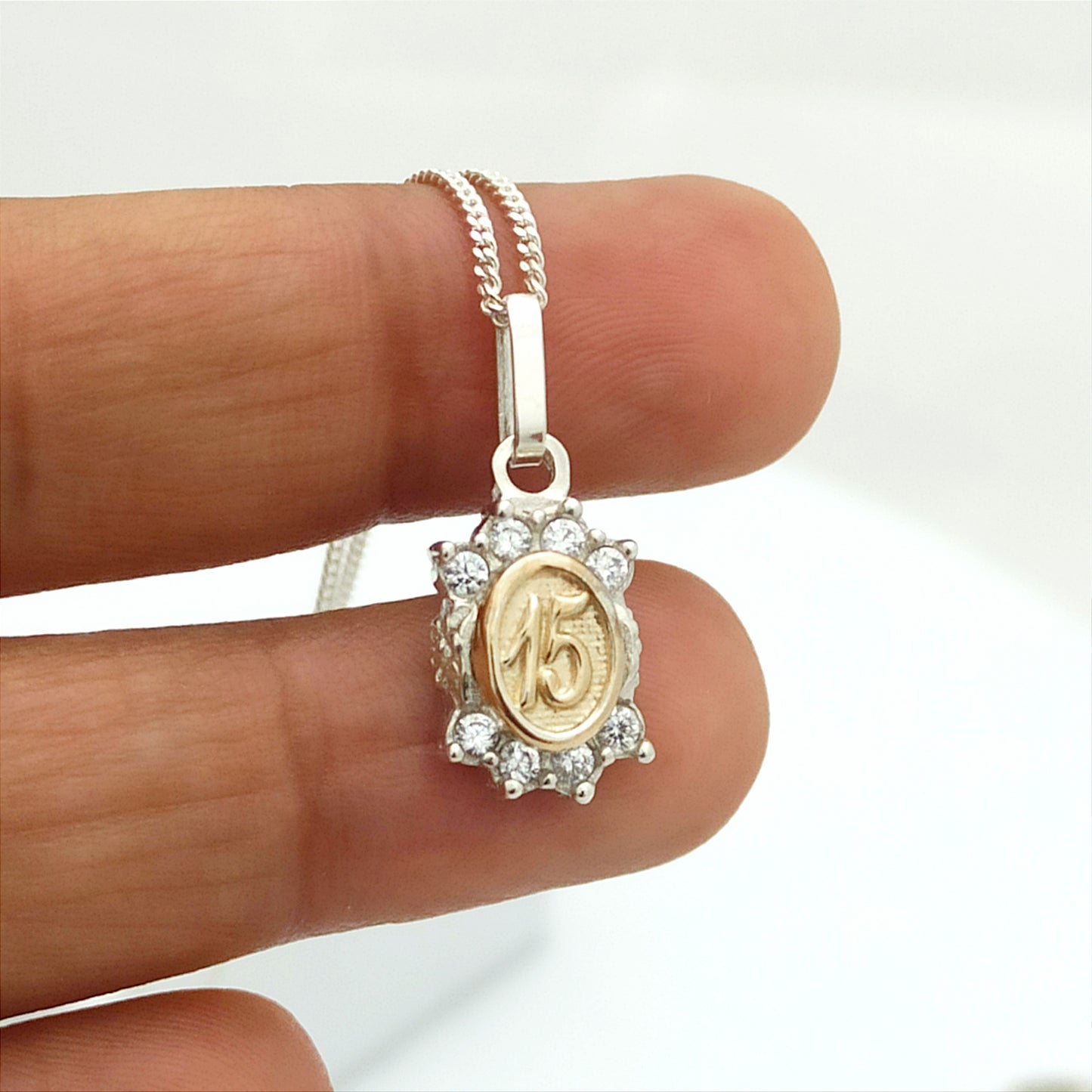 Conjunto Quinceañera cadena, dije, aretes y anillo