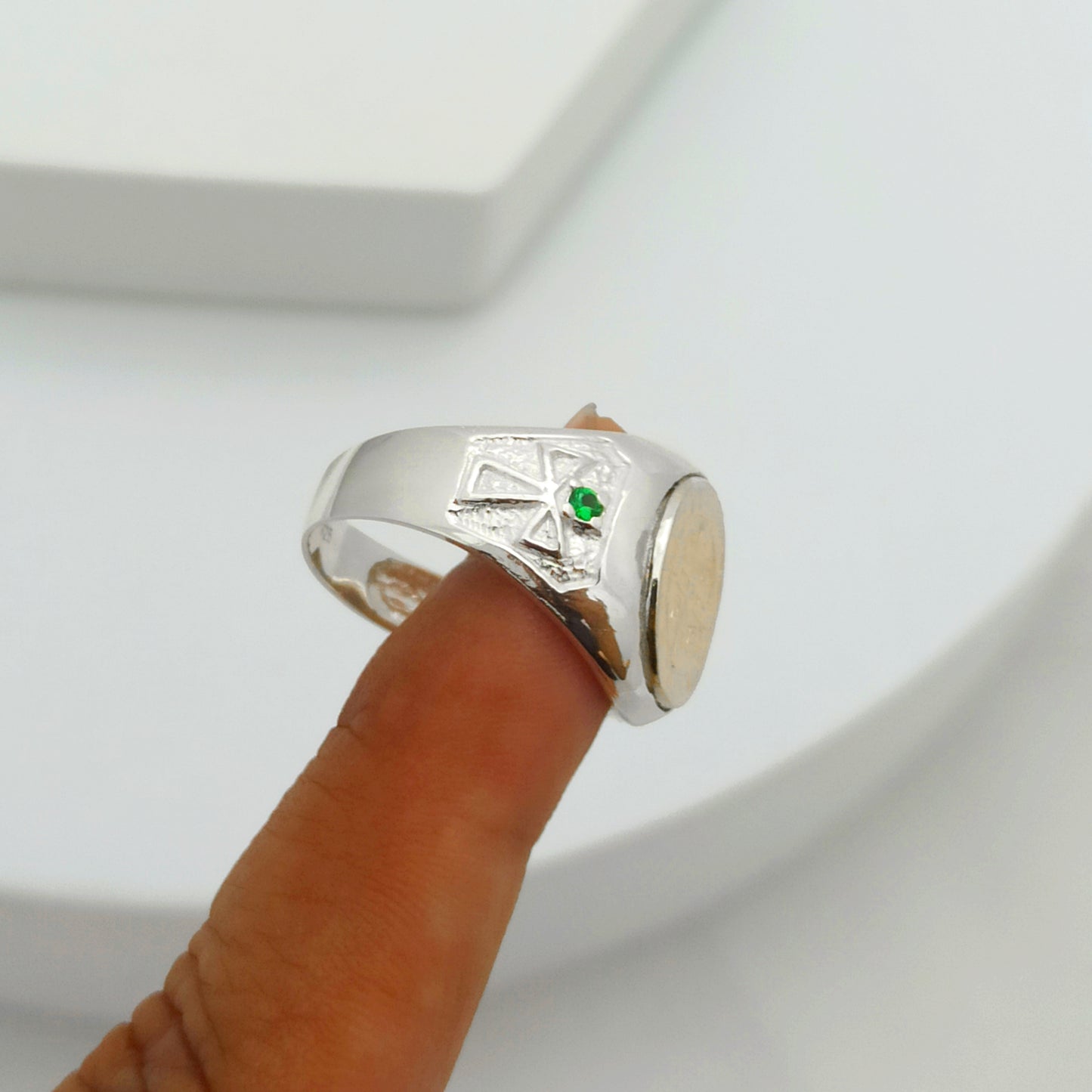 Anillo San Benito con Cirones en Plata y Oro