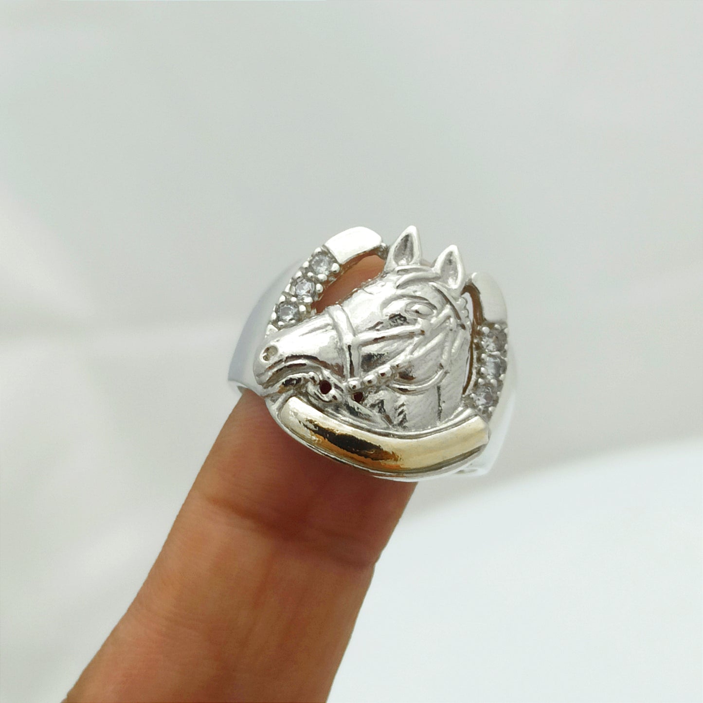 Anillo Herradura y caballo en Plata y Oro