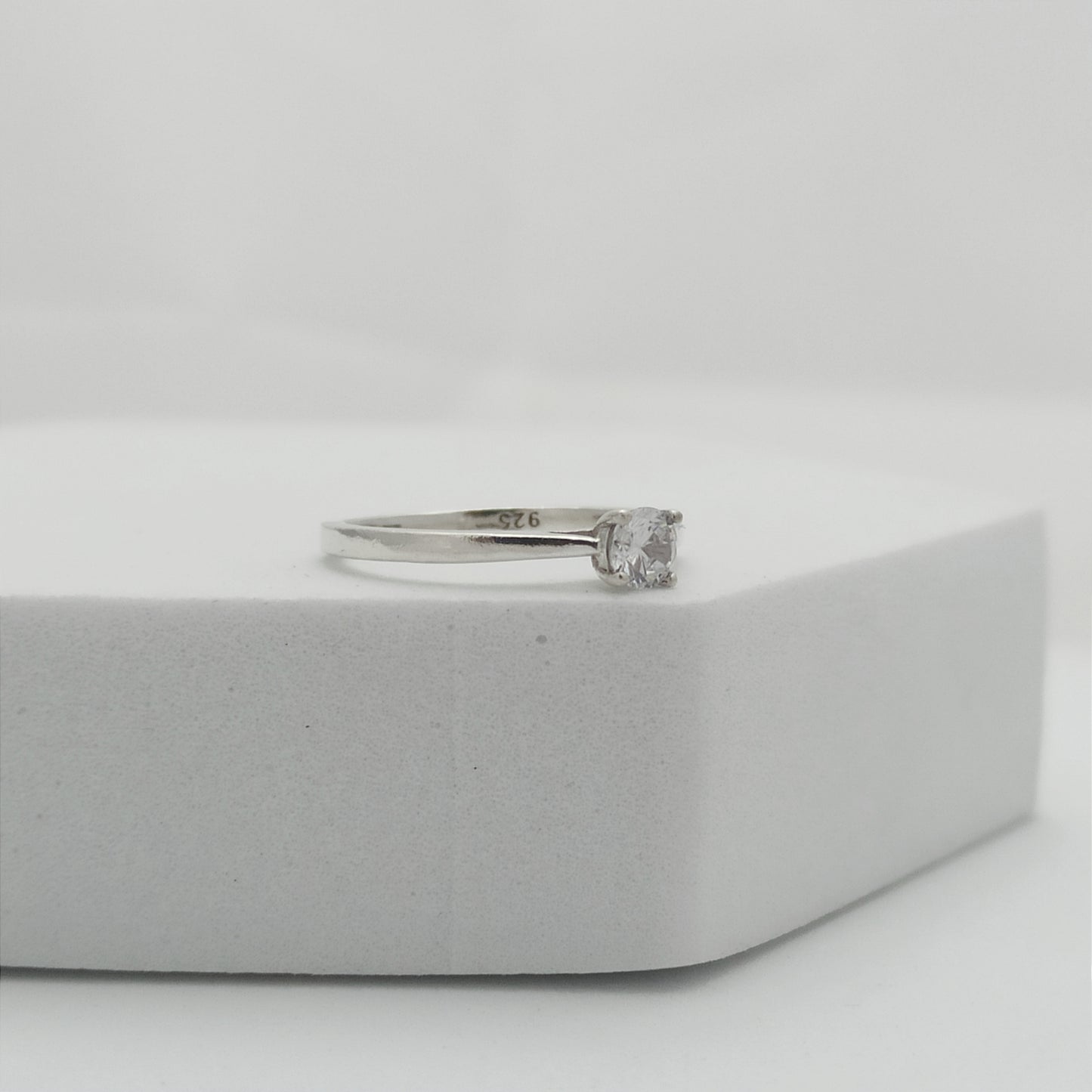 Anillo de Compromiso Midi Circon Redondo