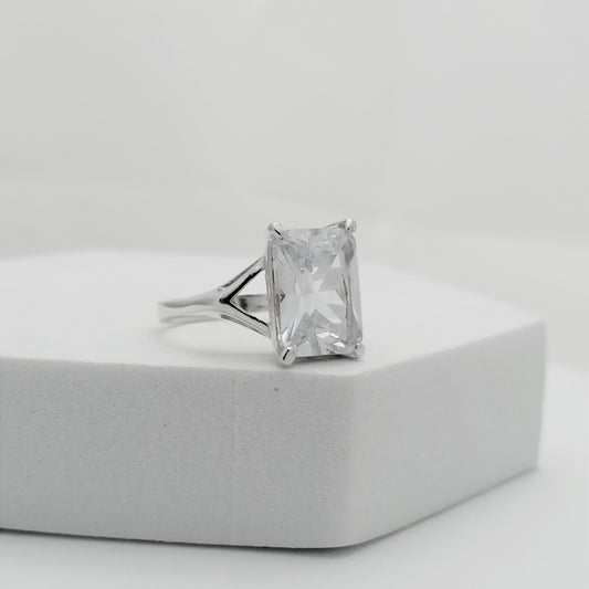 Anillo de Compromiso con Circon Grande