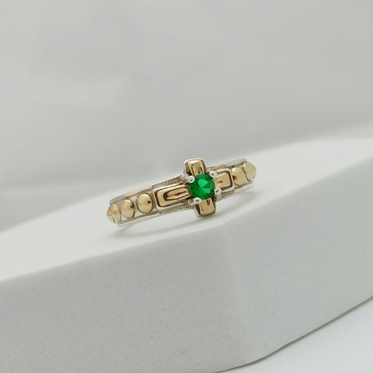 Anillo Denario con Circon Verde