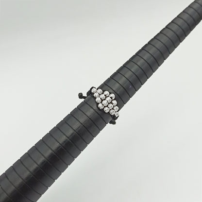 ATP07 - Anillo Tejido en Forma de Rombo con Balines
