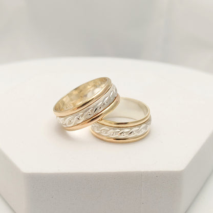 Par de Argollas con Grabado en Plata y Oro