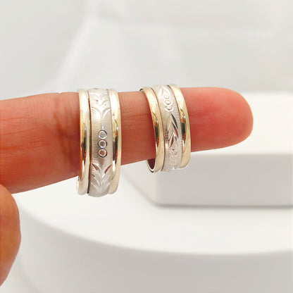 Par de Argollas con Grabado Laurel en Plata y Oro
