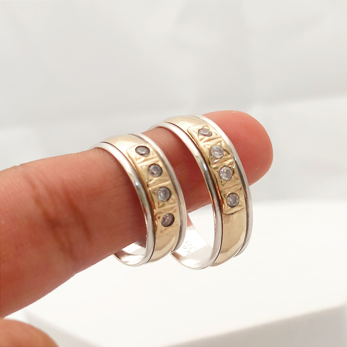 Par de Argollas en Plata y Oro con Circones