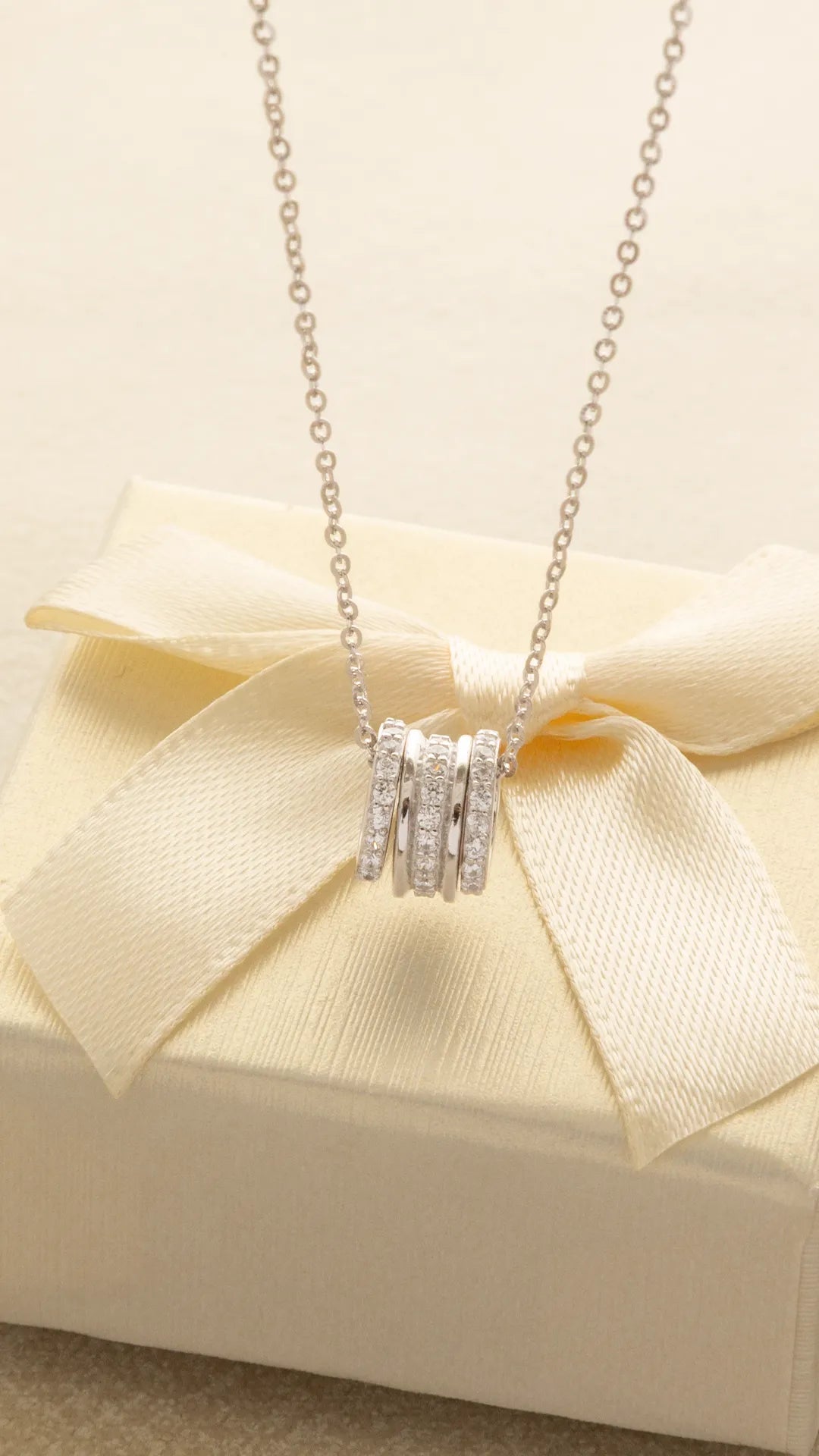 JP40008 - G Trinity Pave 9 mm 40 Cms + Ext
