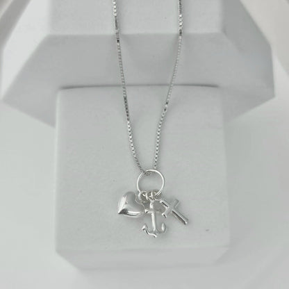 Conjunto Cadena Mini Veneciana con Dije Tres Gracias