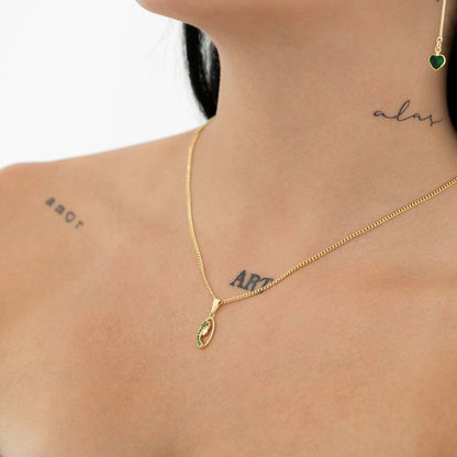 23147V - Dije Virgen Niña Verde