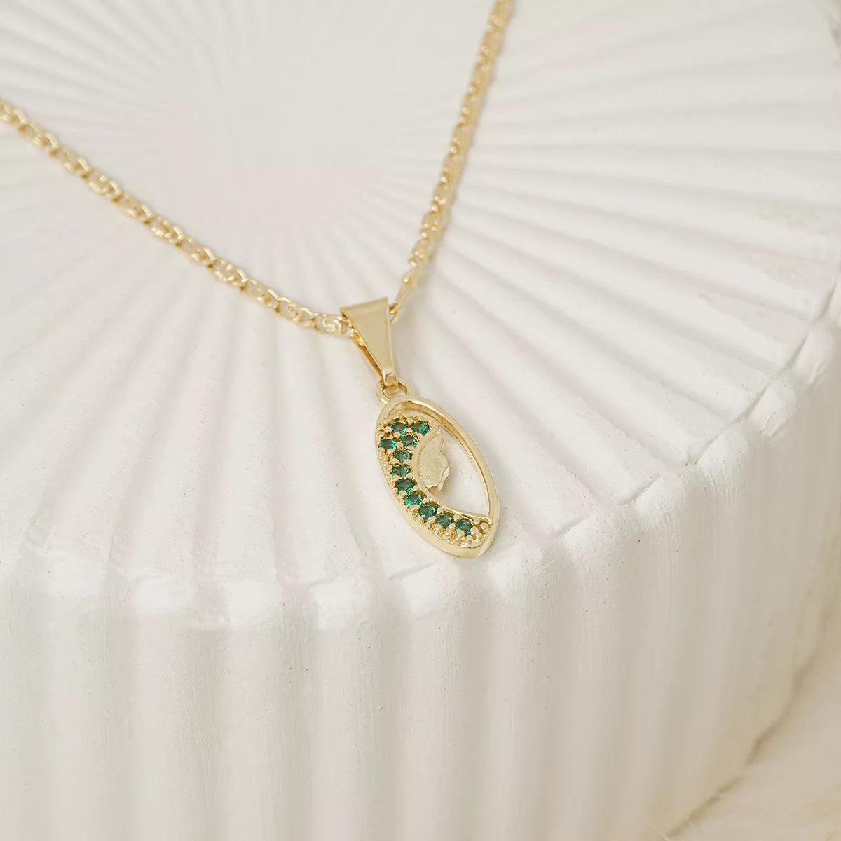 23147V - Dije Virgen Niña Verde