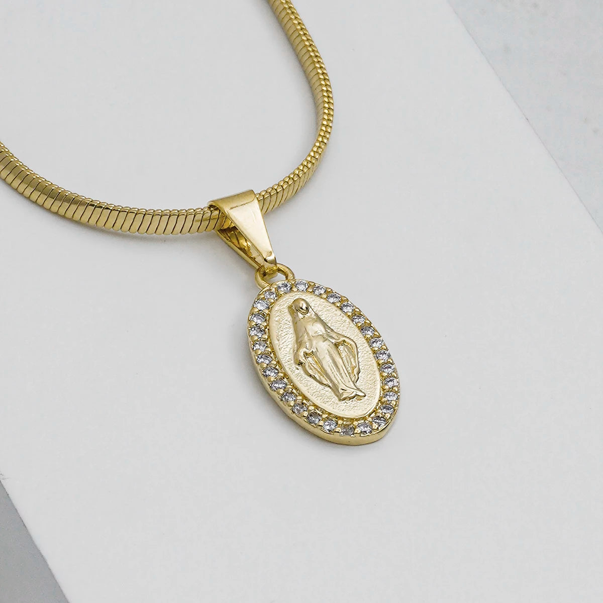 23219 - Dije Milagrosa con circonias cristal