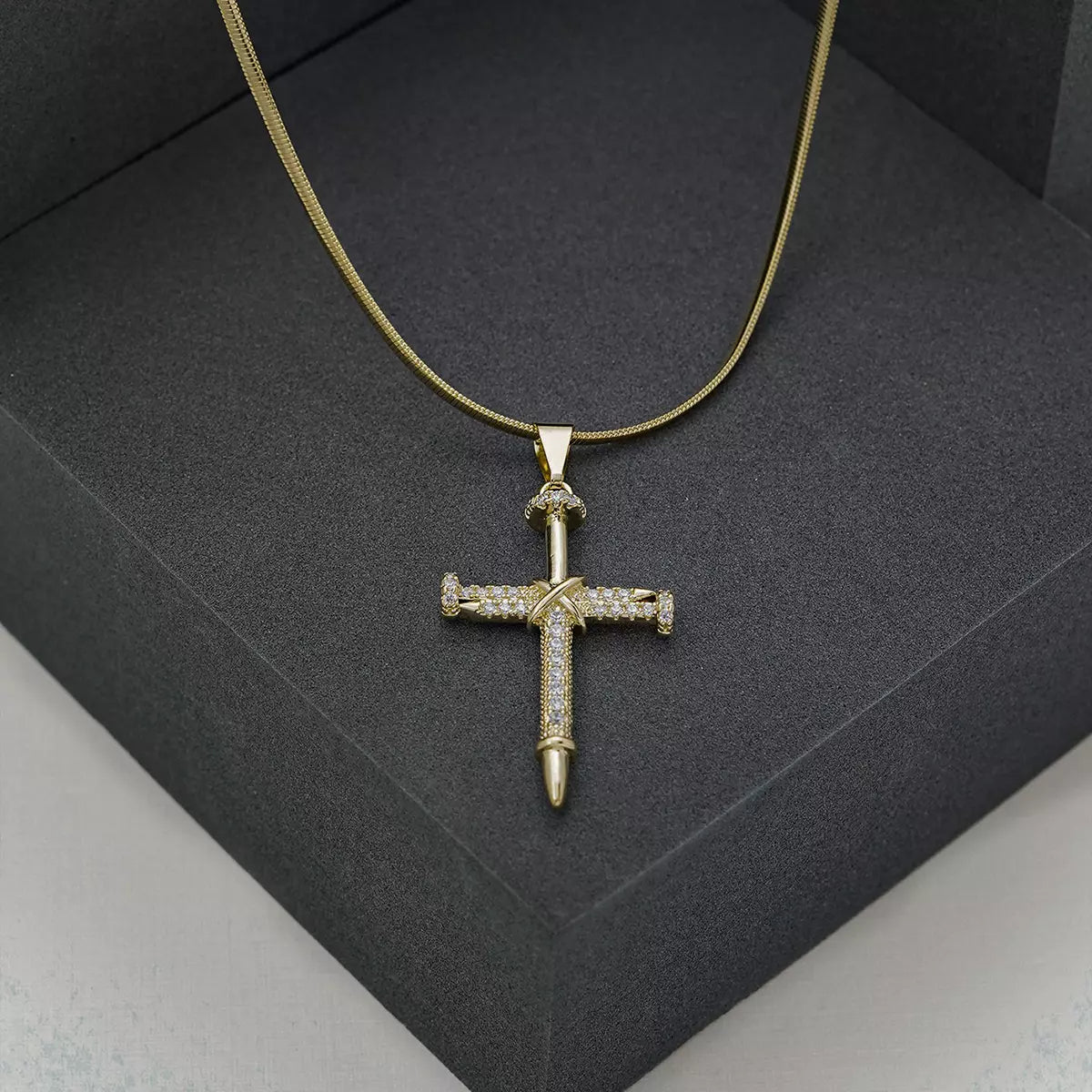 23230 - Dije Cruz Clavos Circonias Cristal