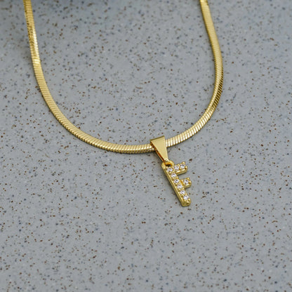 23370F - Dije Silueta Letra F Mediana Con Circones