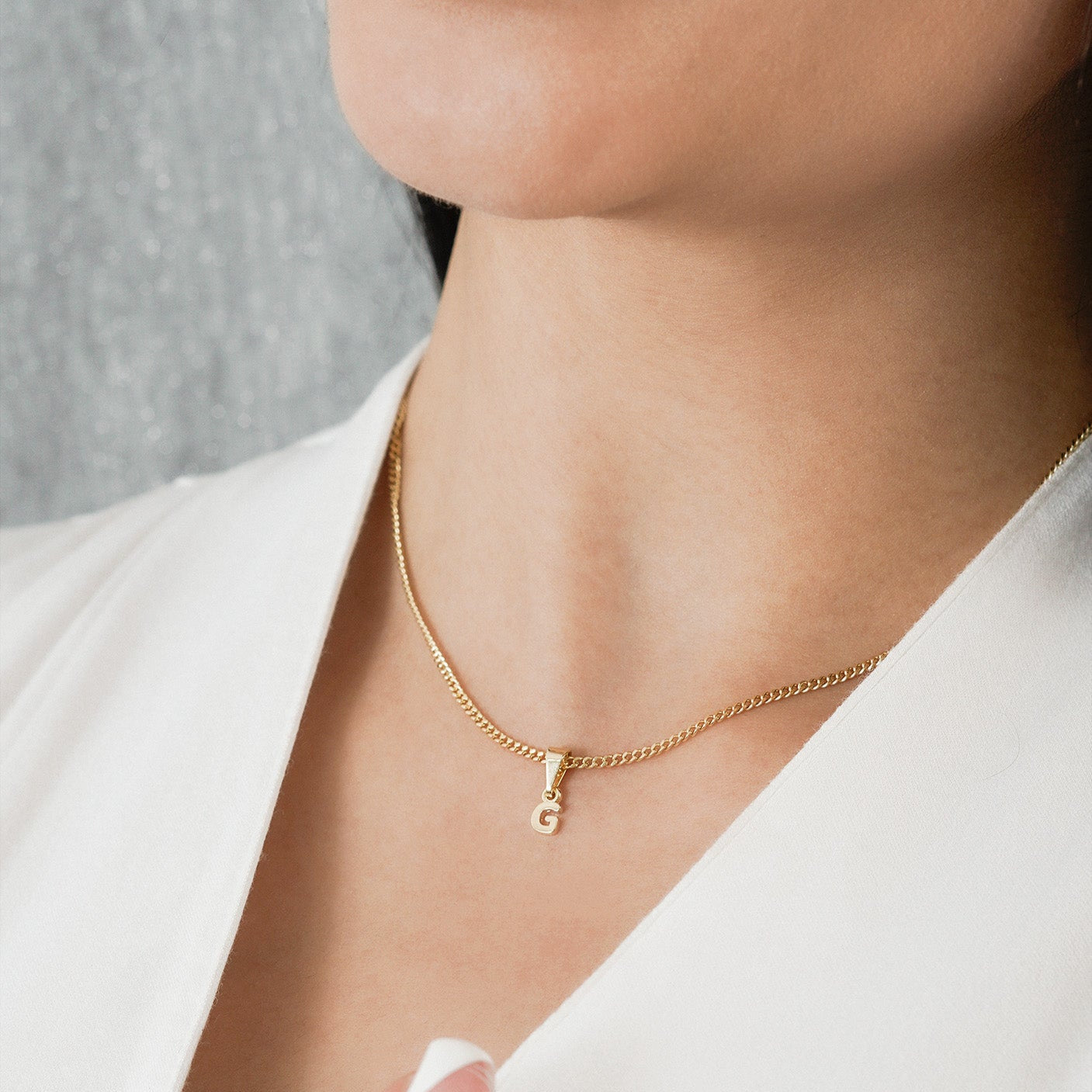 26360G - Dije Silueta Letra G Lisa Mini