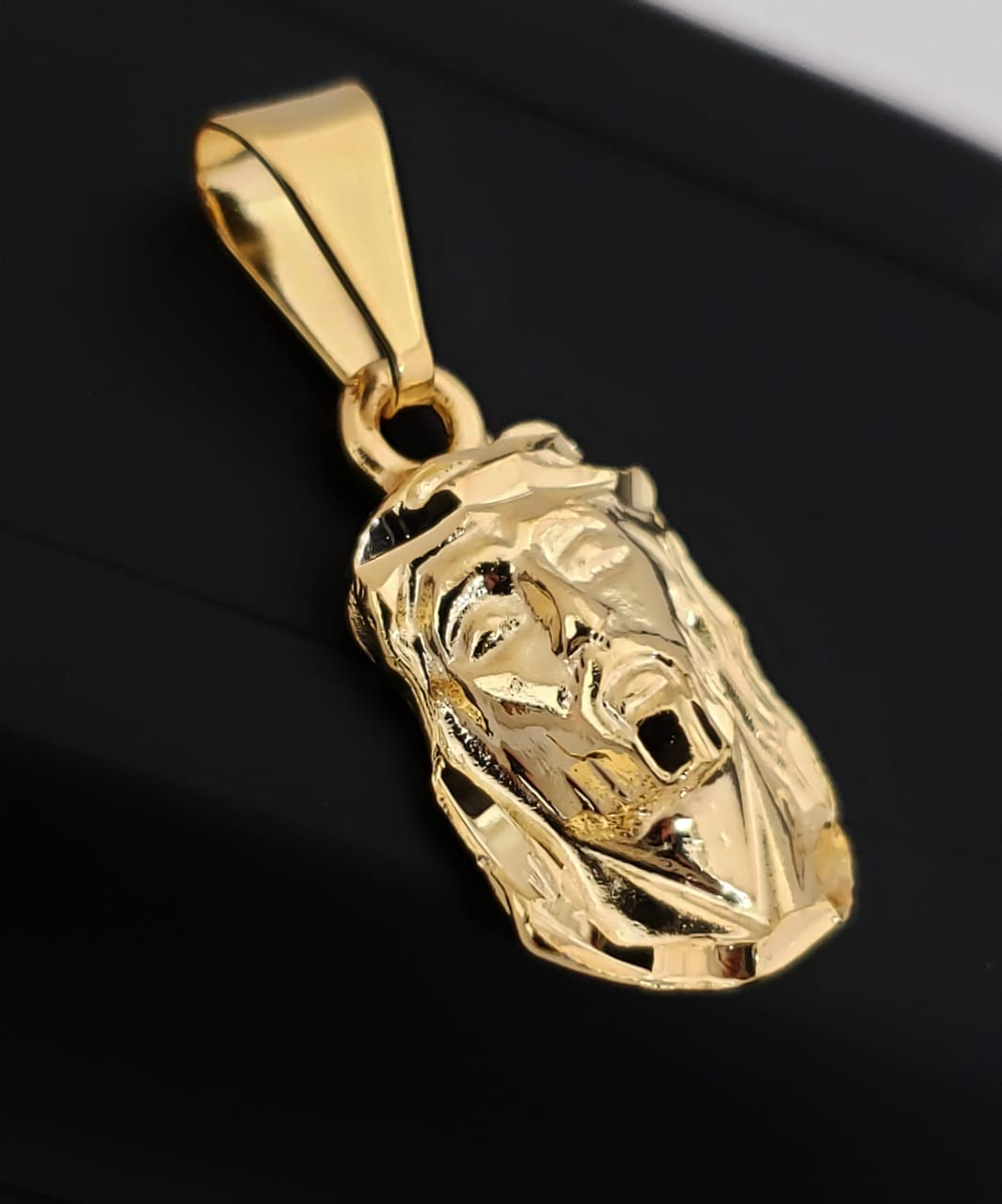 24552 - Dije Rostro Mediano Tallado