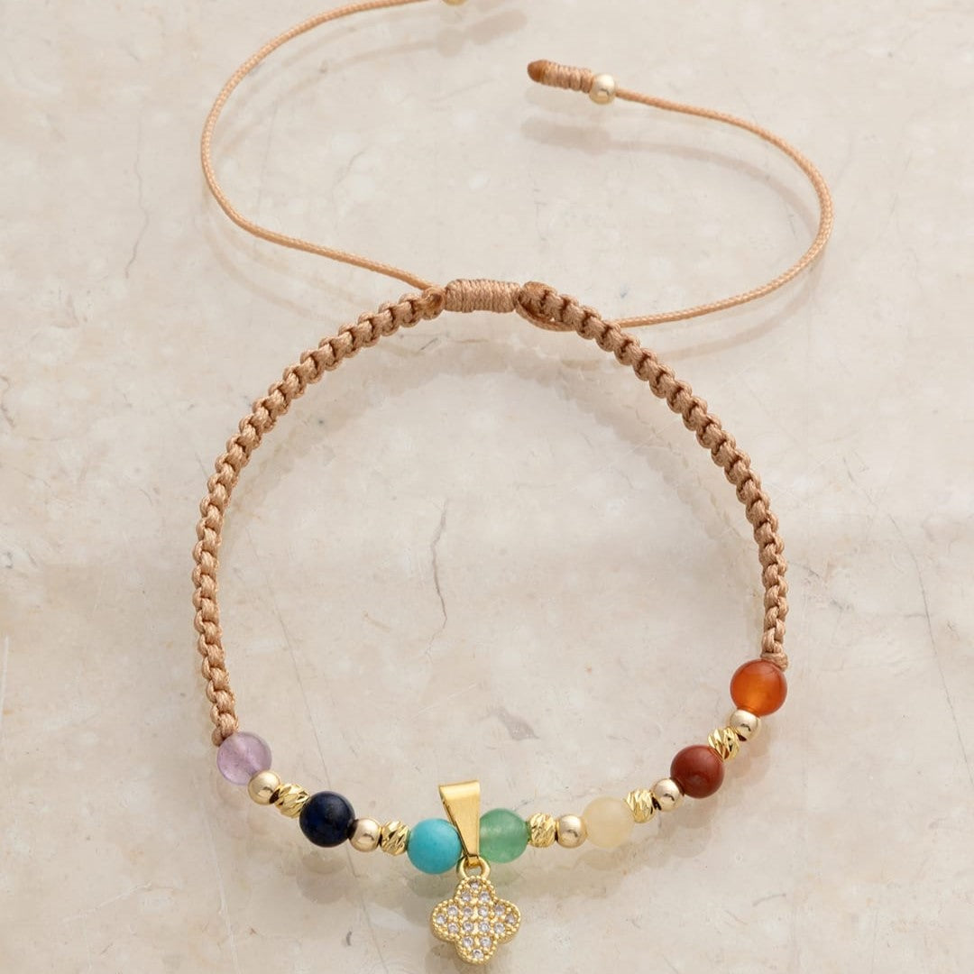 M054 - Manilla Balines con chakras y Mini dije Clover