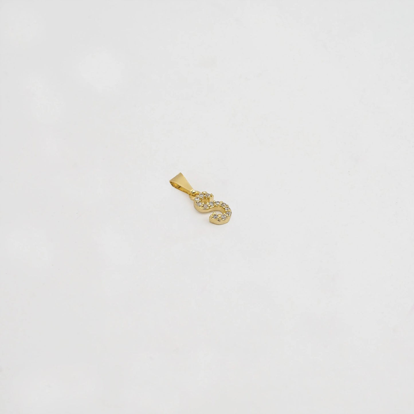 23370S - Dije Silueta Letra S Mediana Con Circones