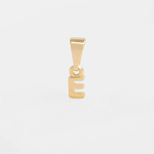 26360E - Dije Silueta Letra E Lisa Mini