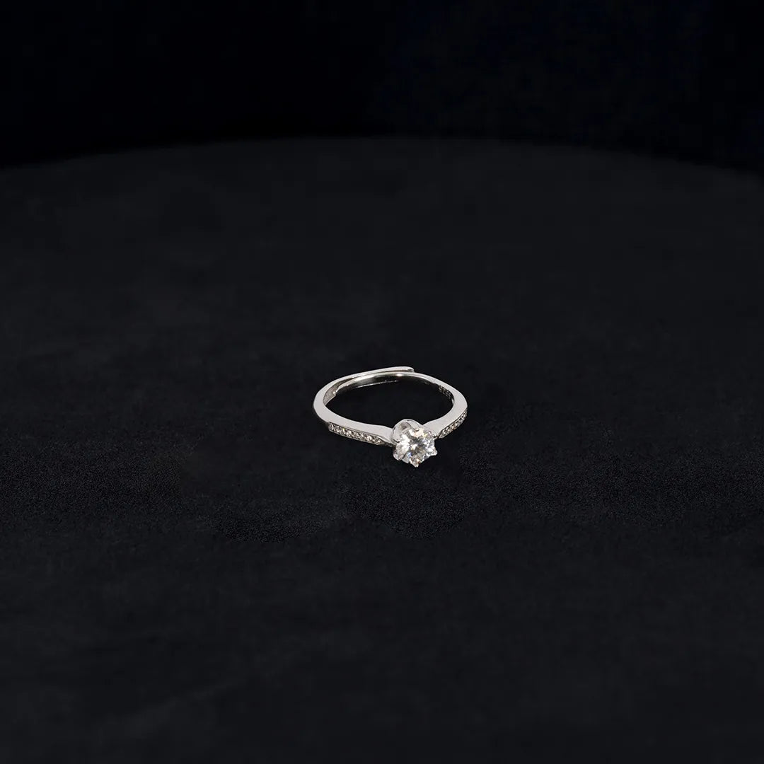 14016 - Anillo Solitario Moisanita Pave Ajustable