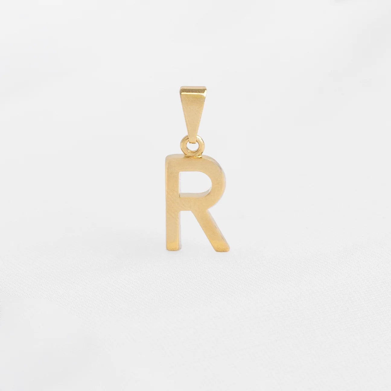 25360R - Dije Silueta Letra R Lisa Grande