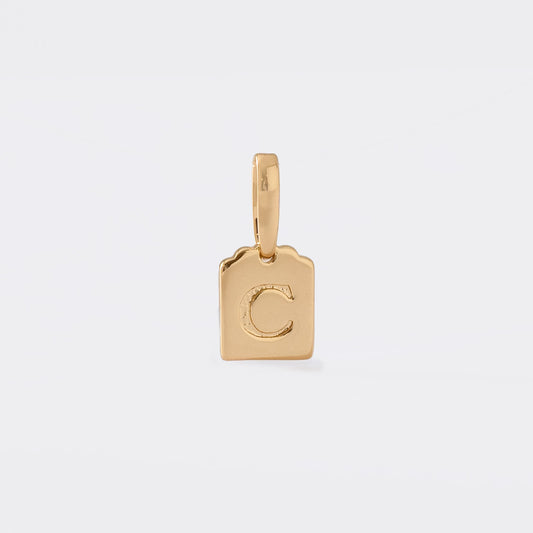 27360C - Dije Placa Letra C