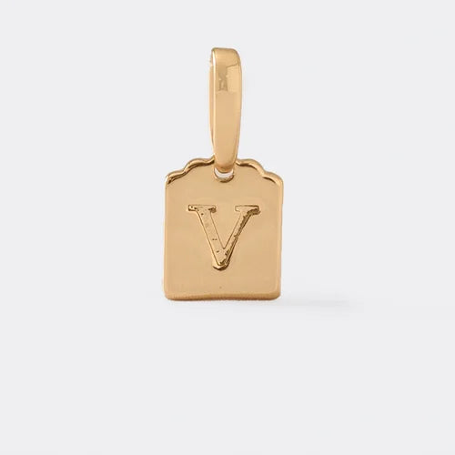 27360V - Dije Placa Letra V