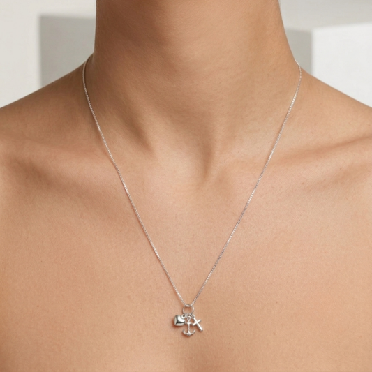 Conjunto Cadena Mini Veneciana con Dije Tres Gracias