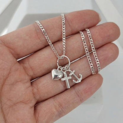 Conjunto Cadena Cubana con Dije Tres Gracias