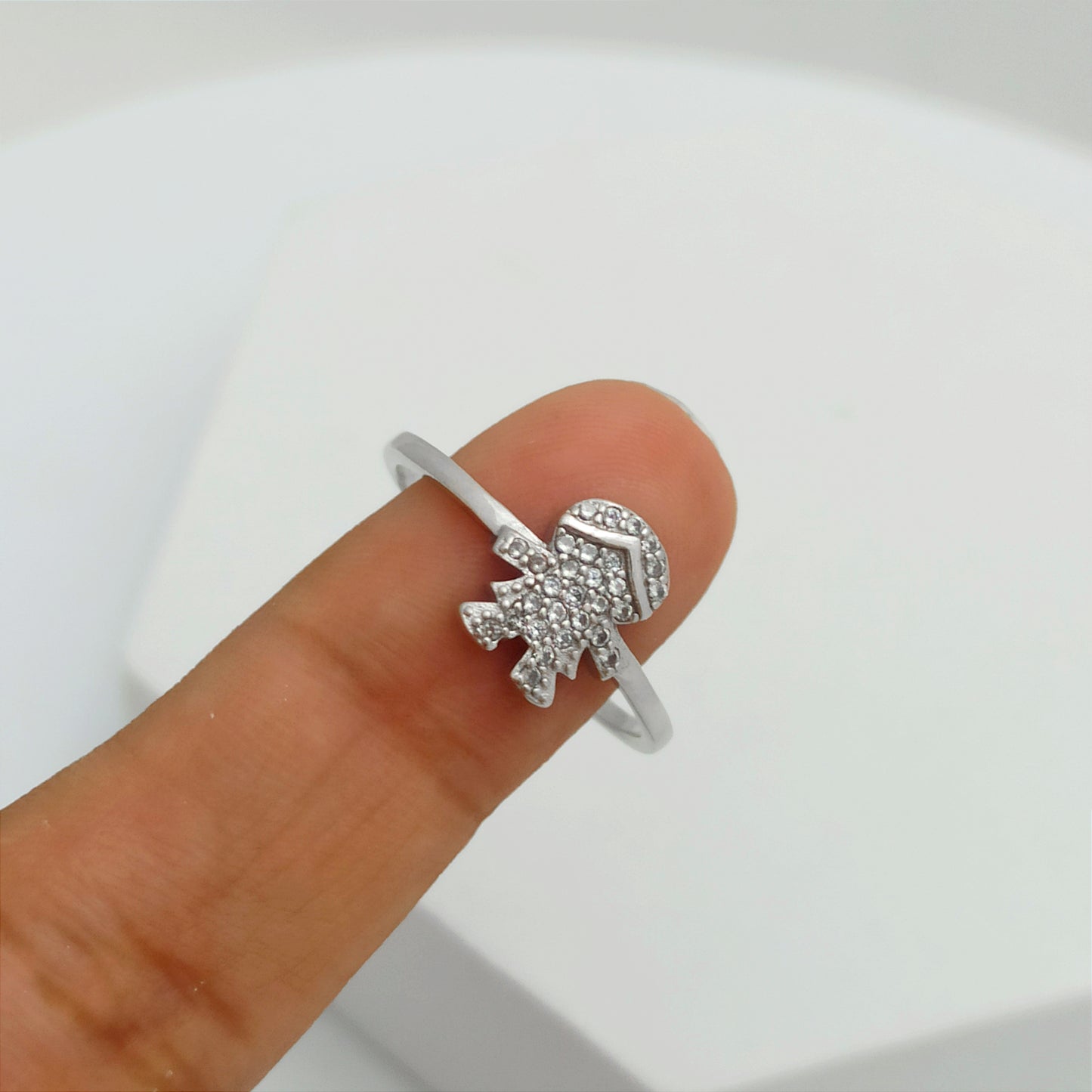 Anillo Silueta de Niño